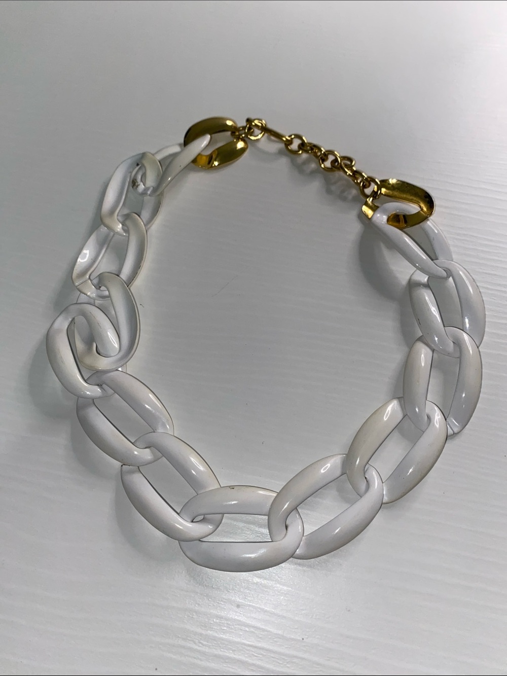 Large White Resin Chain Necklace with Gold Accents (Vintage)